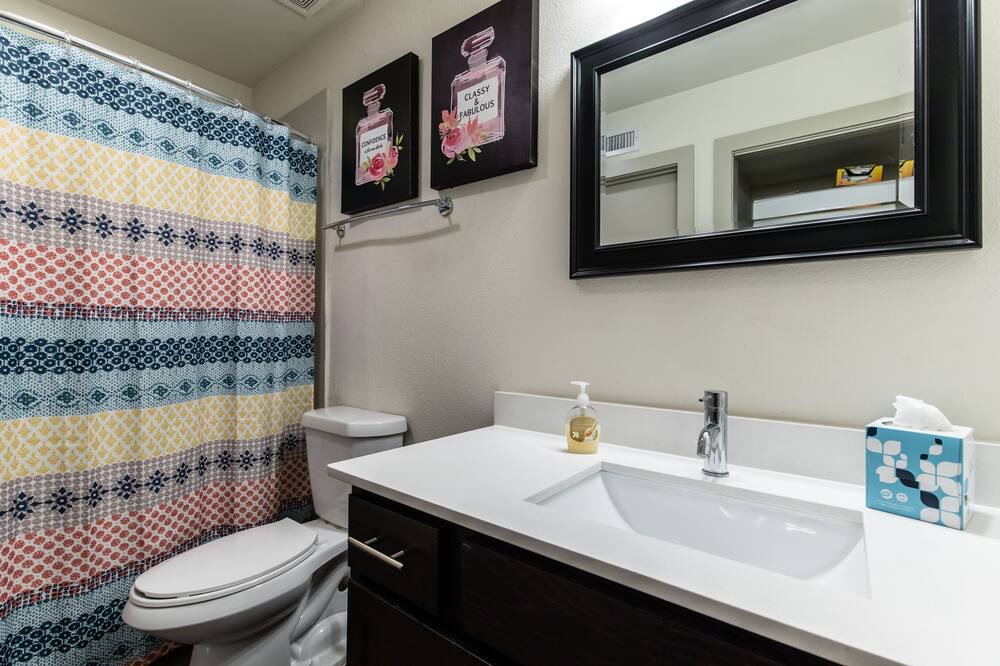 Photo of Bedroom in Oak Lawn