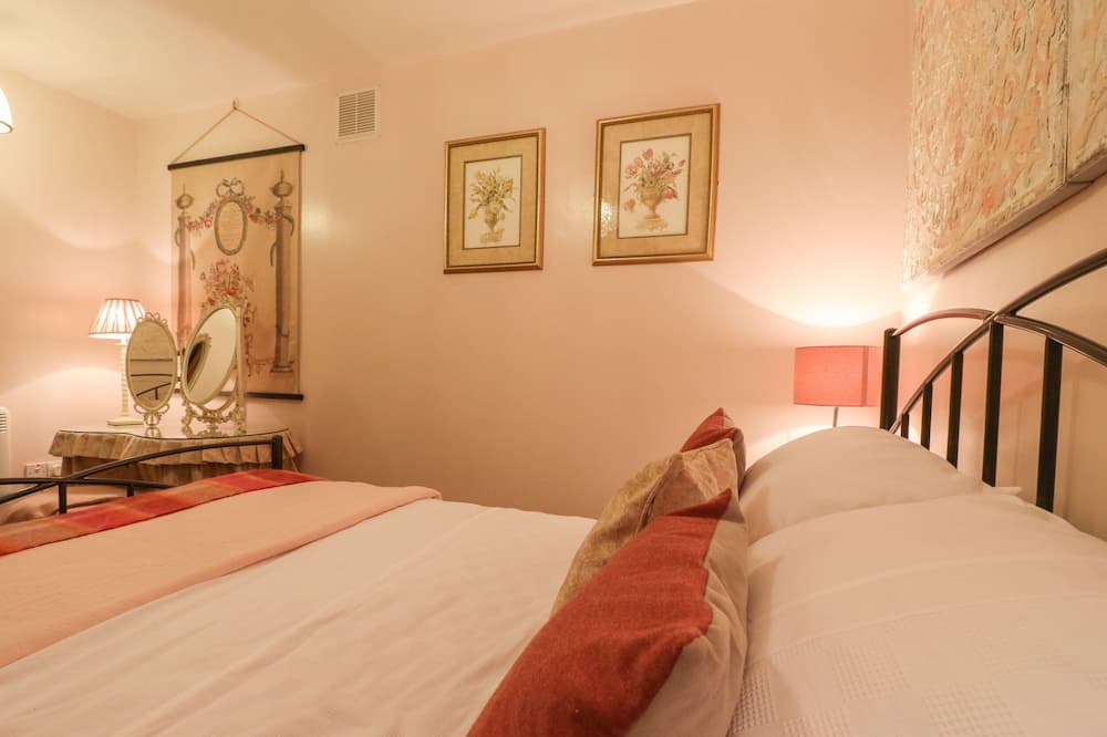 Photo of Bedroom in Quarnford