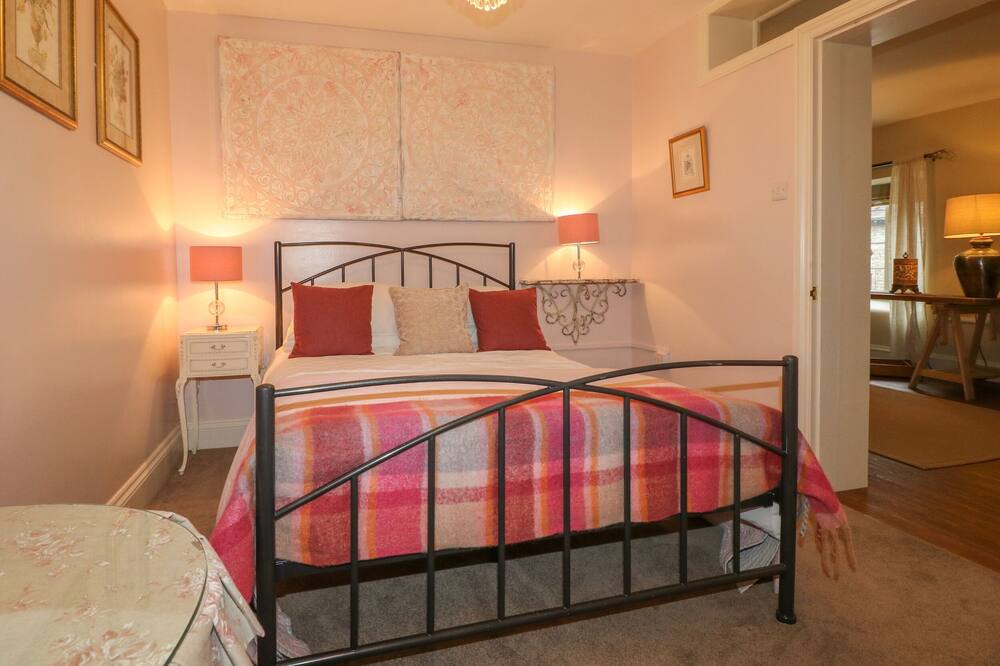 Photo of Bedroom in Quarnford