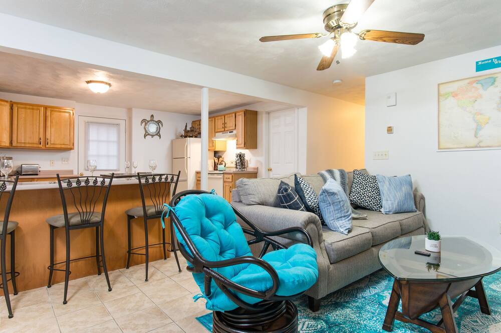 Photo of Livingroom in Gloucester