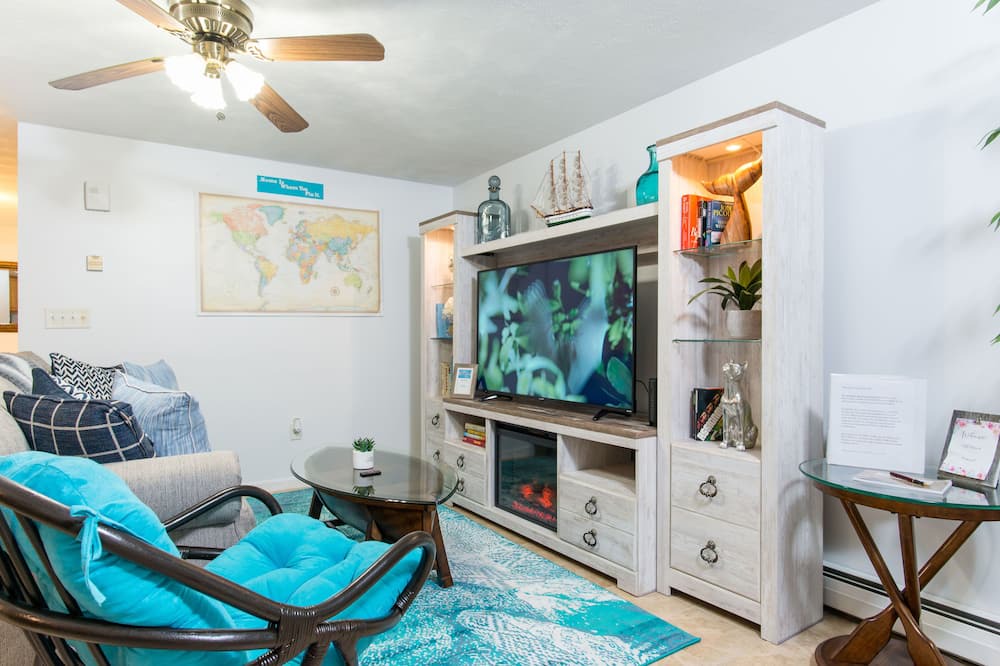 Photo of Livingroom in Gloucester