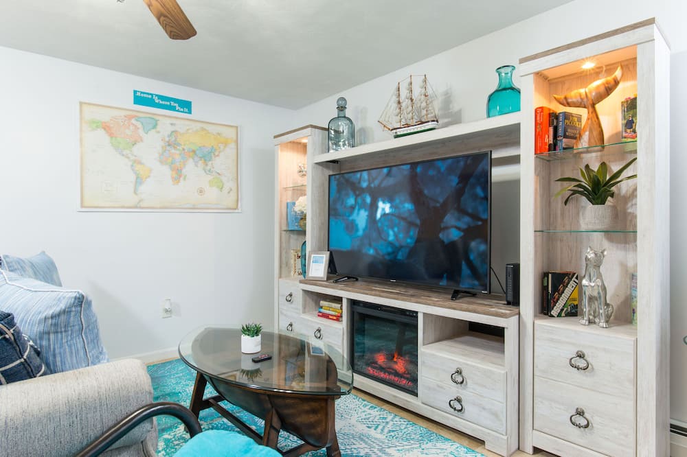 Photo of Livingroom in Gloucester