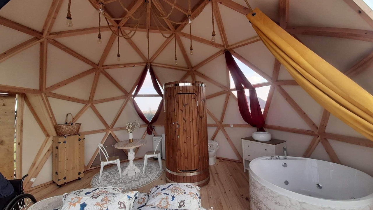 Photo of Others in Bannay