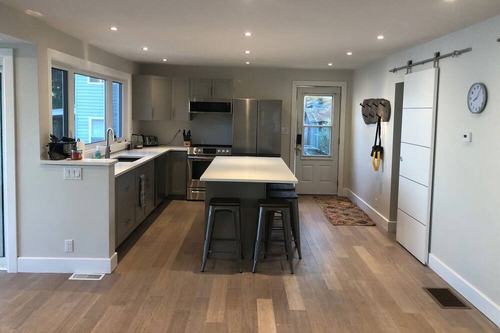 Photo of Kitchen in Howe Island