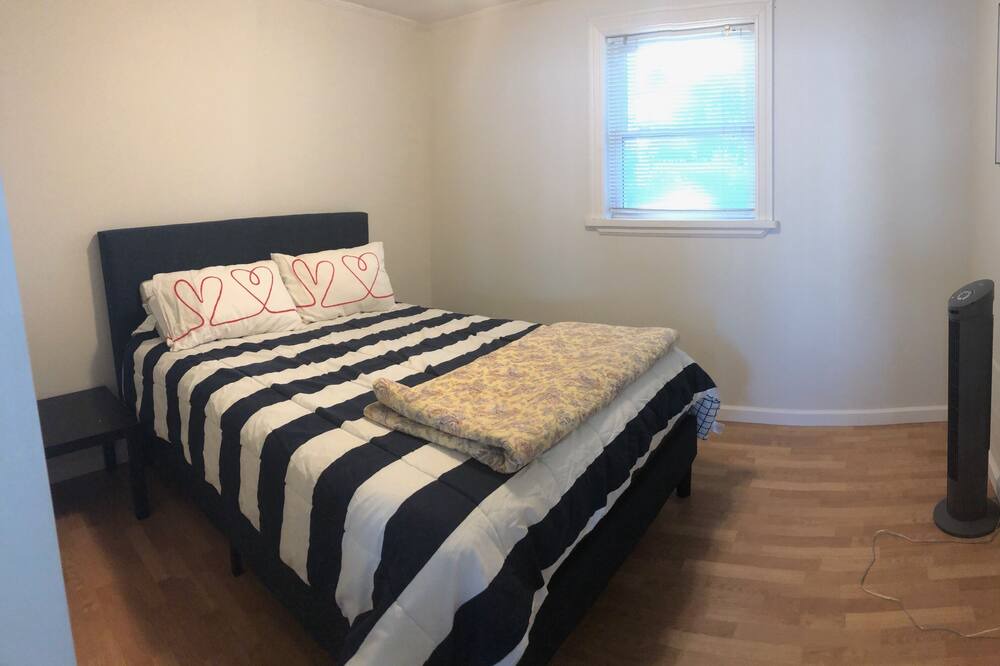 Photo of Bedroom in Howe Island