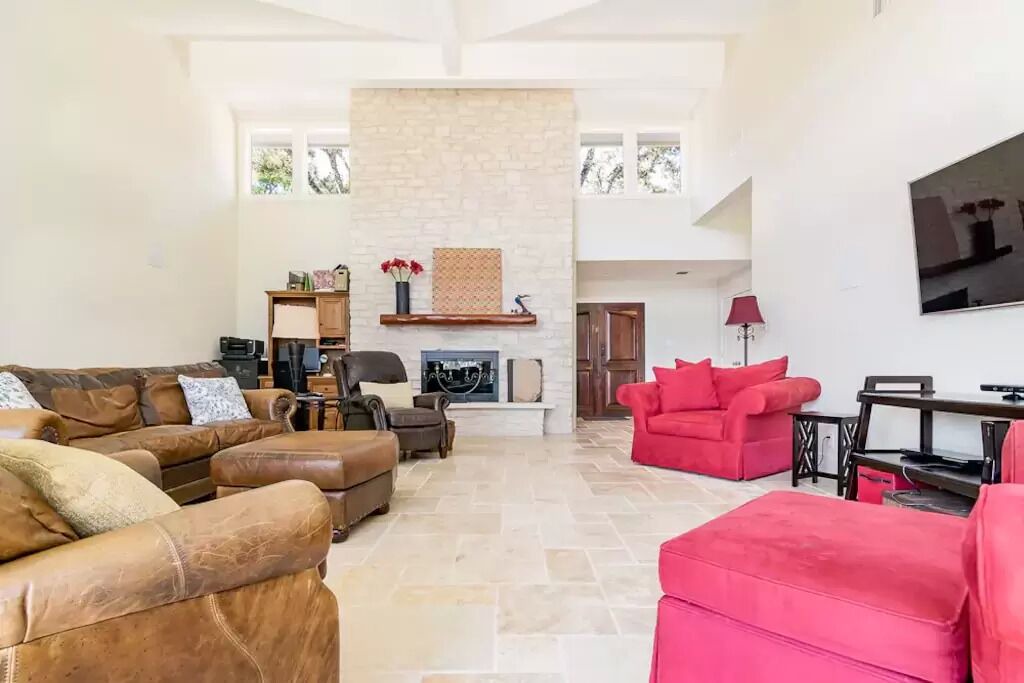 Photo of Livingroom in Marshall Ford