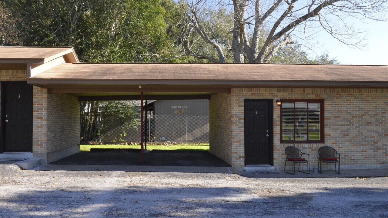 Photo of Outdoor in Shiner