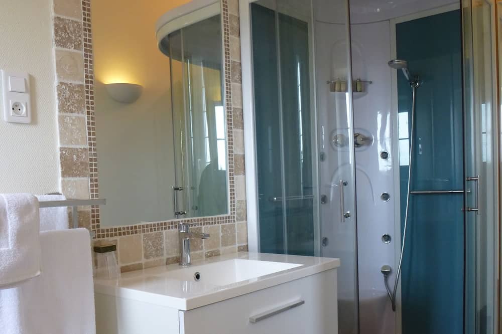 Photo of Bathroom in Saint-Mars-du-Desert
