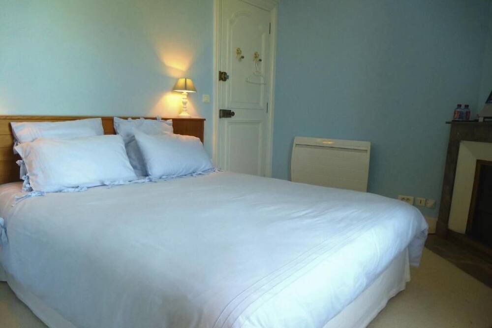 Photo of Bedroom in Saint-Mars-du-Desert