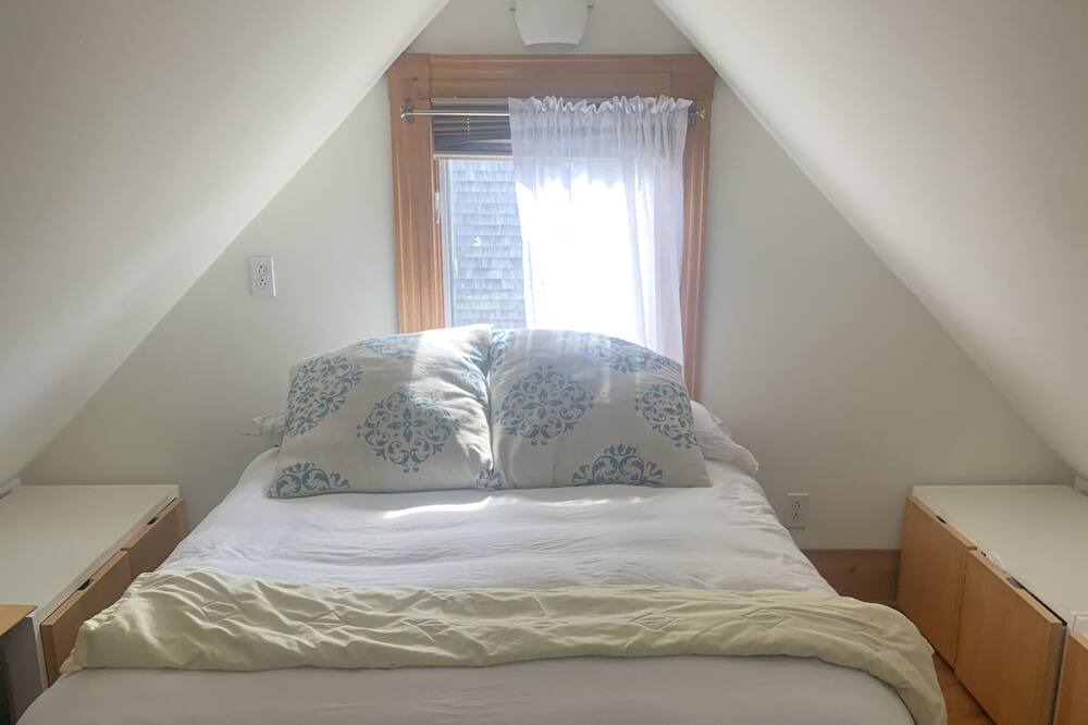Photo of Bedroom in Tisbury
