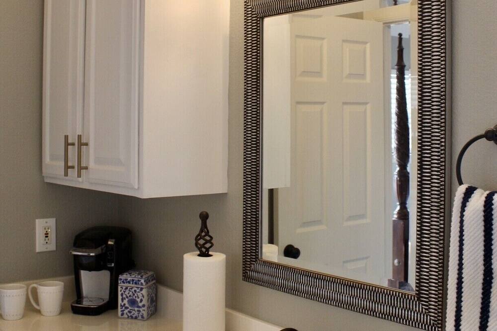 Photo of Bathroom in Lakehills