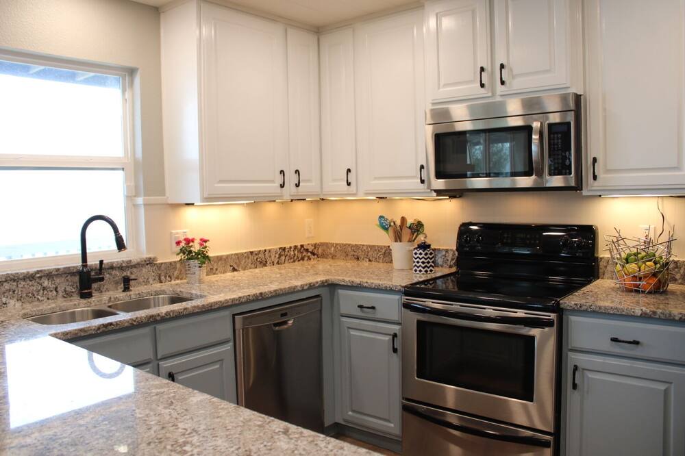 Photo of Kitchen in Lakehills