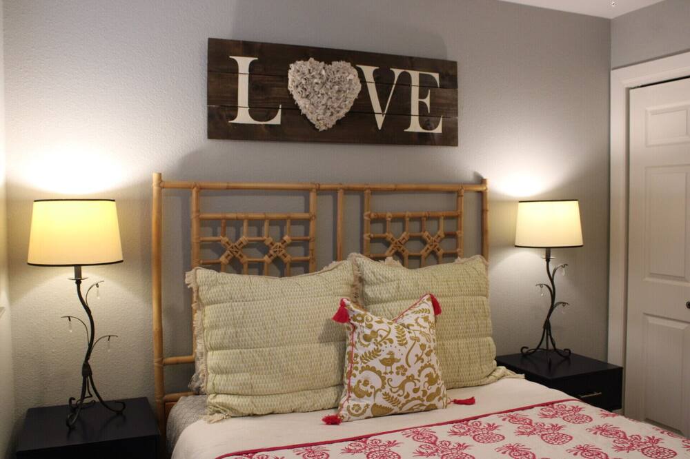 Photo of Bedroom in Lakehills