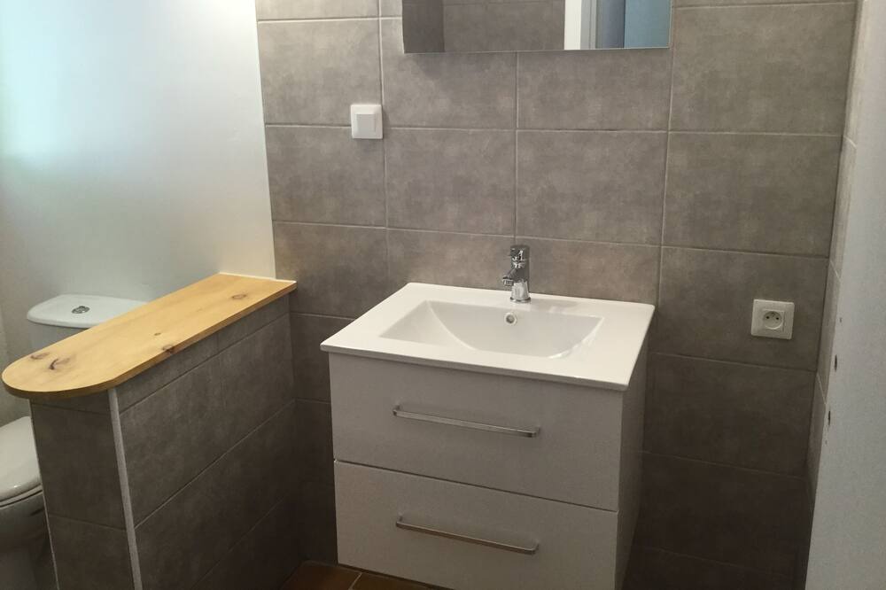 Photo of Bathroom in Anduze