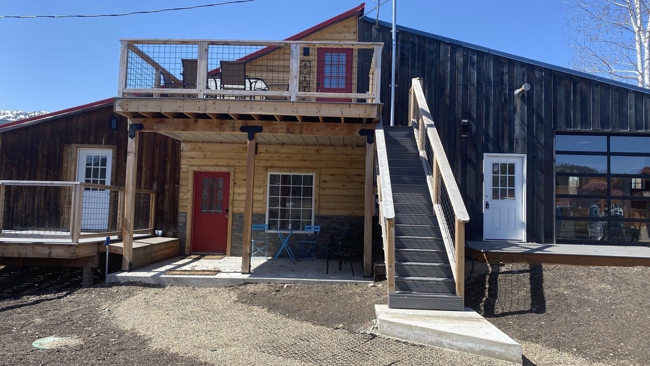 Photo of Outdoor in Crouch