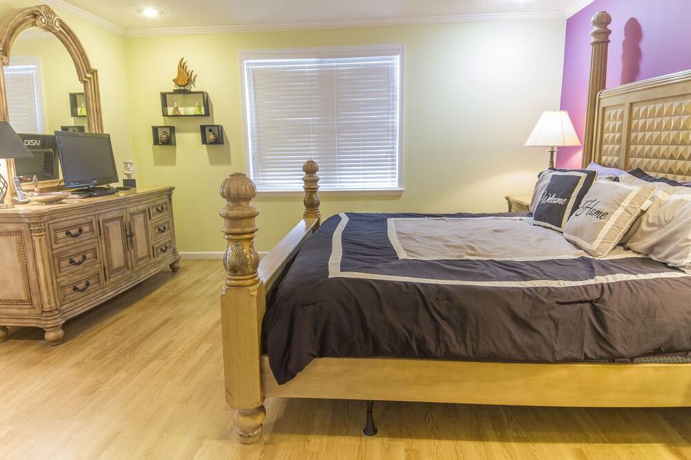 Photo of Bedroom in Surfcrest Village