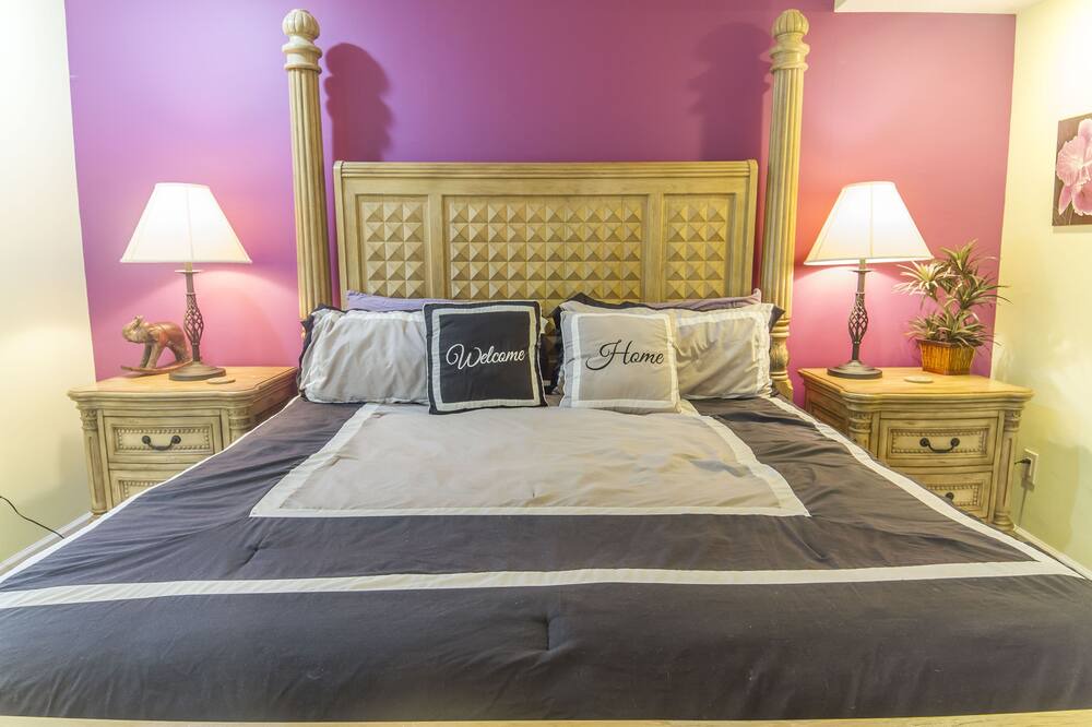 Photo of Bedroom in Surfcrest Village