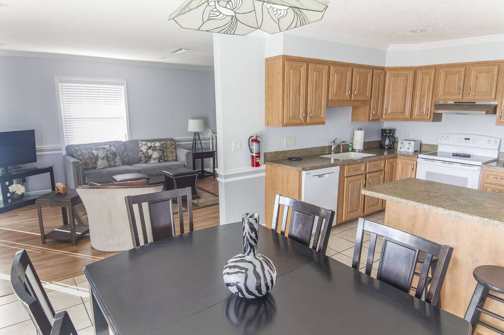 Photo of Kitchen in Surfcrest Village