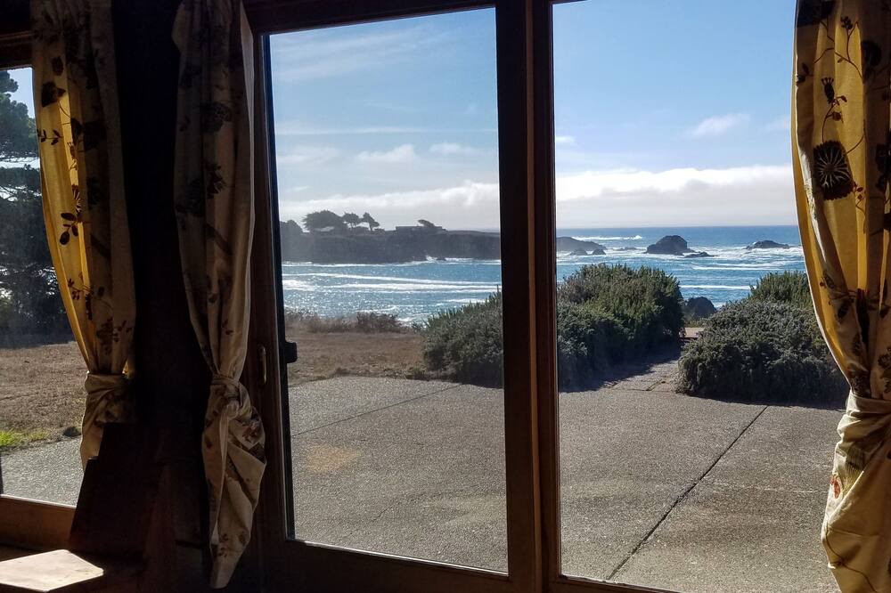 Photo of Others in Caspar