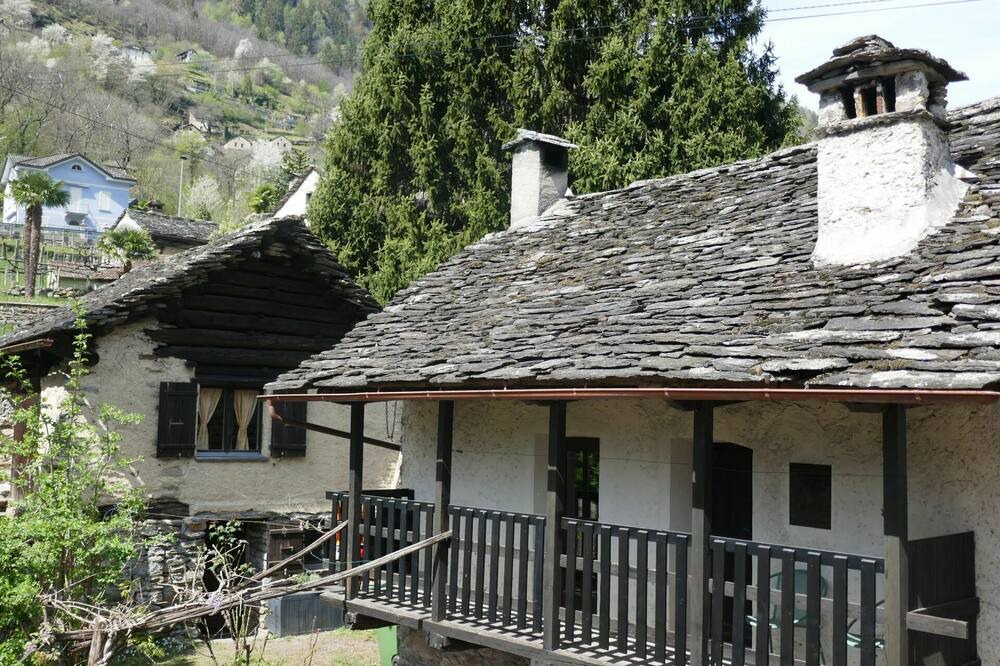 Photo of Others in Semione