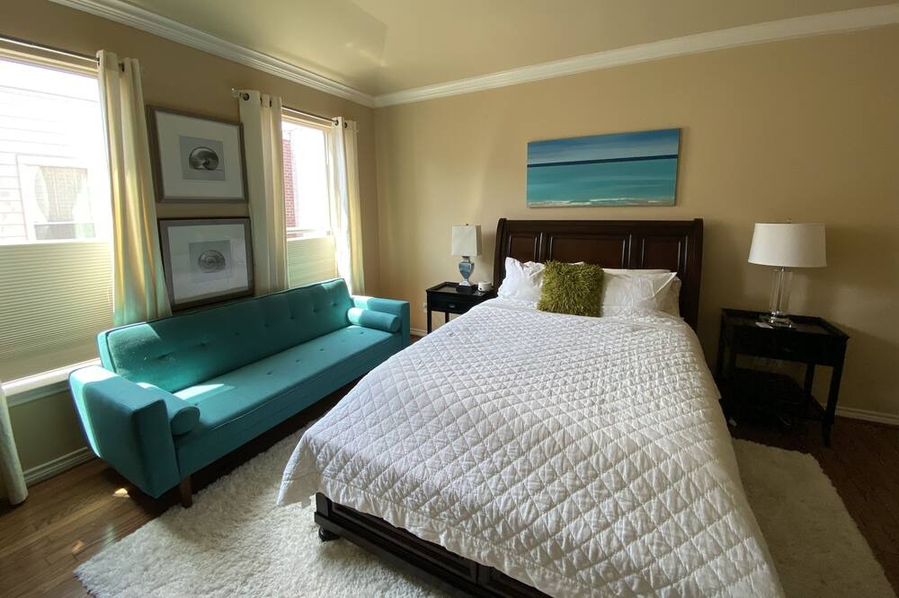 Photo of Bedroom in Knox - Henderson