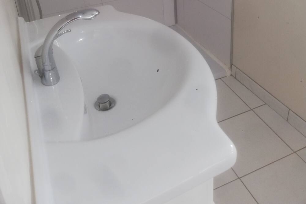 Photo of Bathroom in Lanvellec