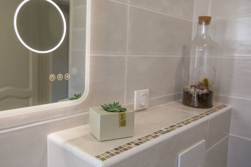 Photo of Bathroom in Pignan