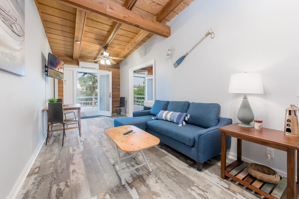 Photo of Livingroom in Darien