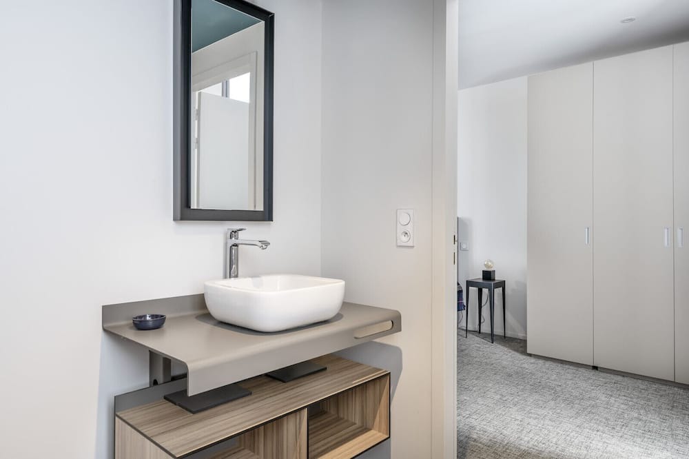 Photo of Bathroom in Richebourg - Saint-Clement