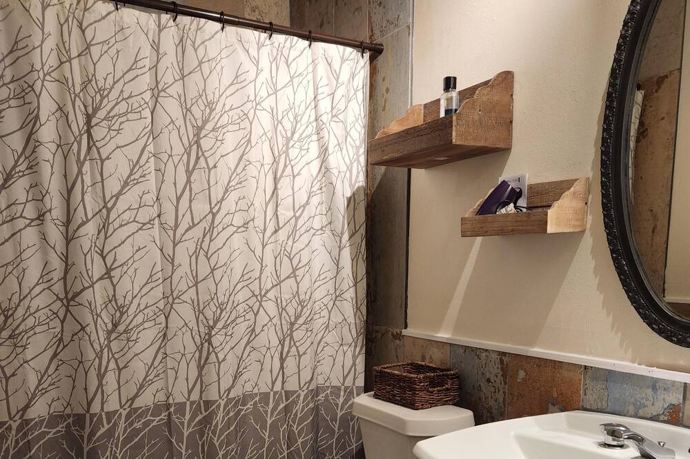 Photo of Bathroom in Porum