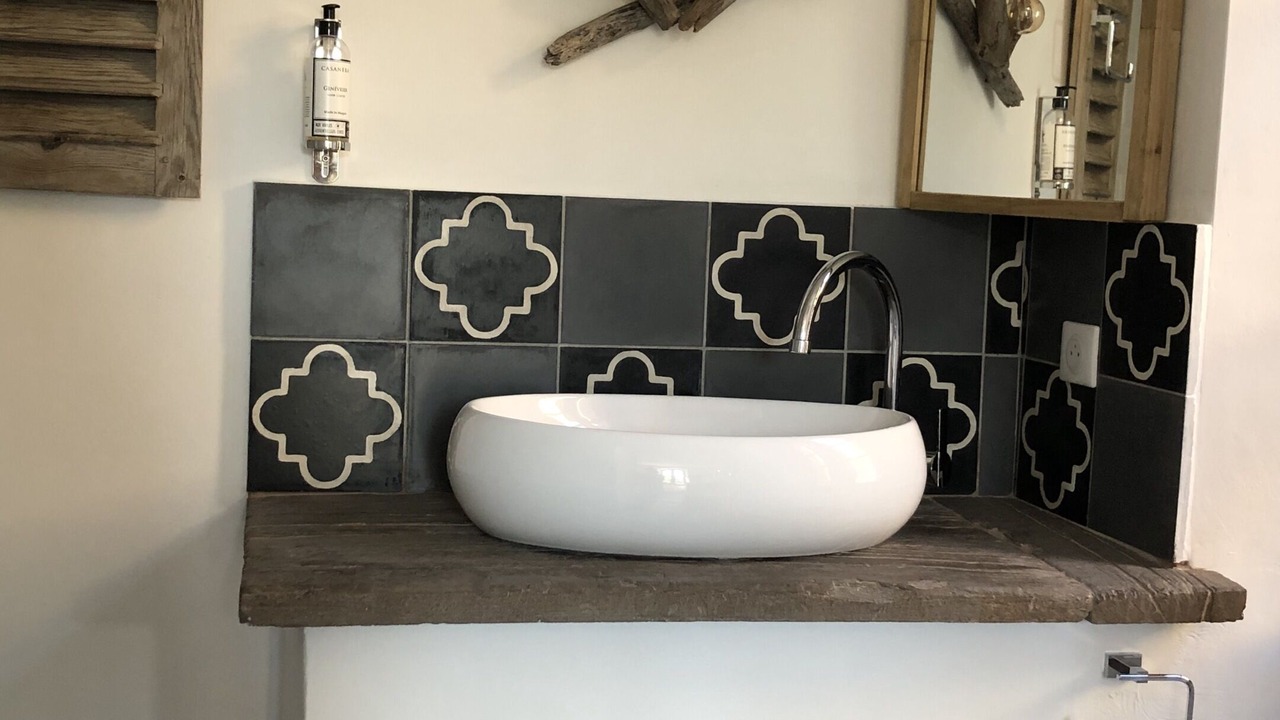 Photo of Bathroom in Ville-di-Paraso