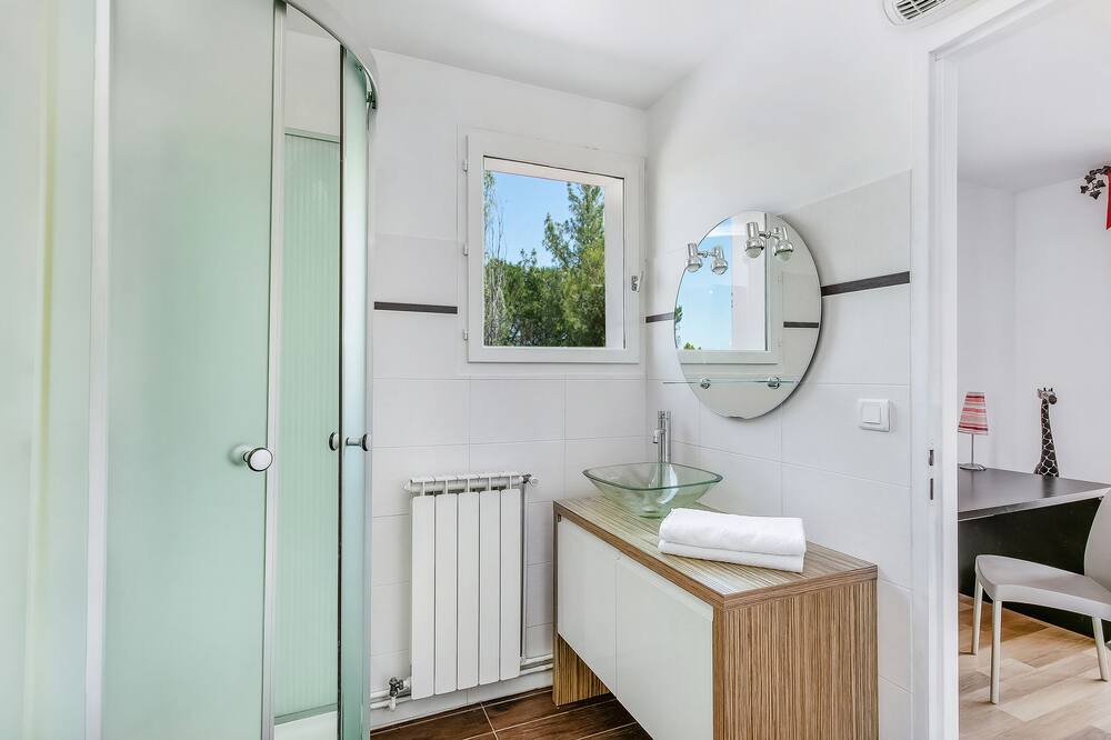Photo of Bathroom in Combaillaux