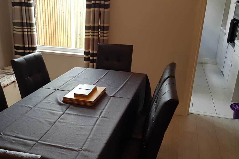 Photo of Kitchen in Gedling