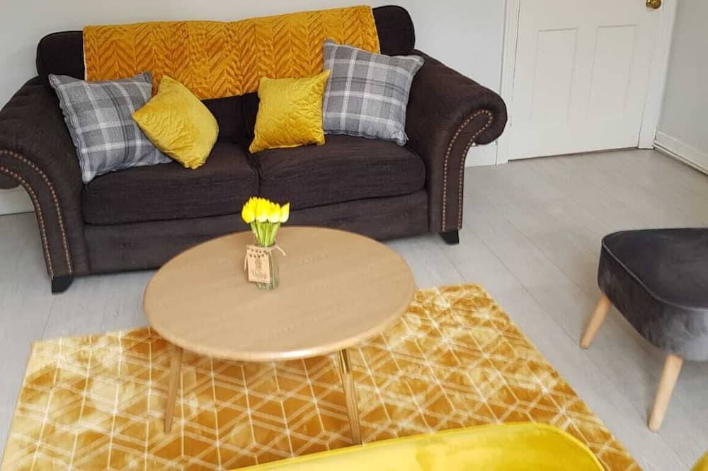 Photo of Livingroom in Gedling