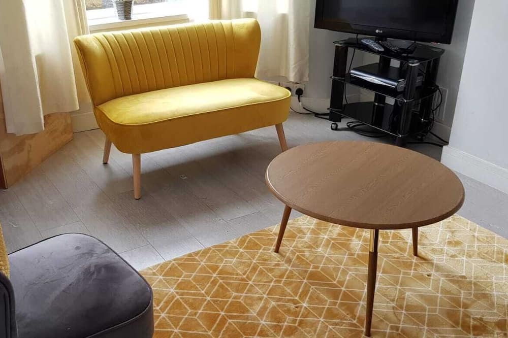 Photo of Livingroom in Gedling