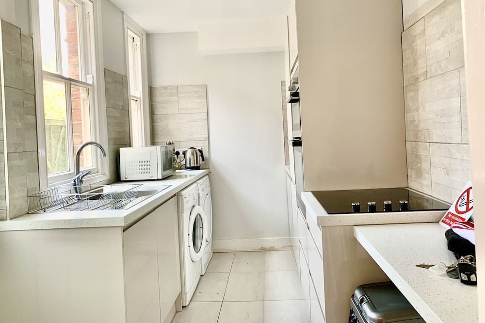 Photo of Kitchen in Gedling