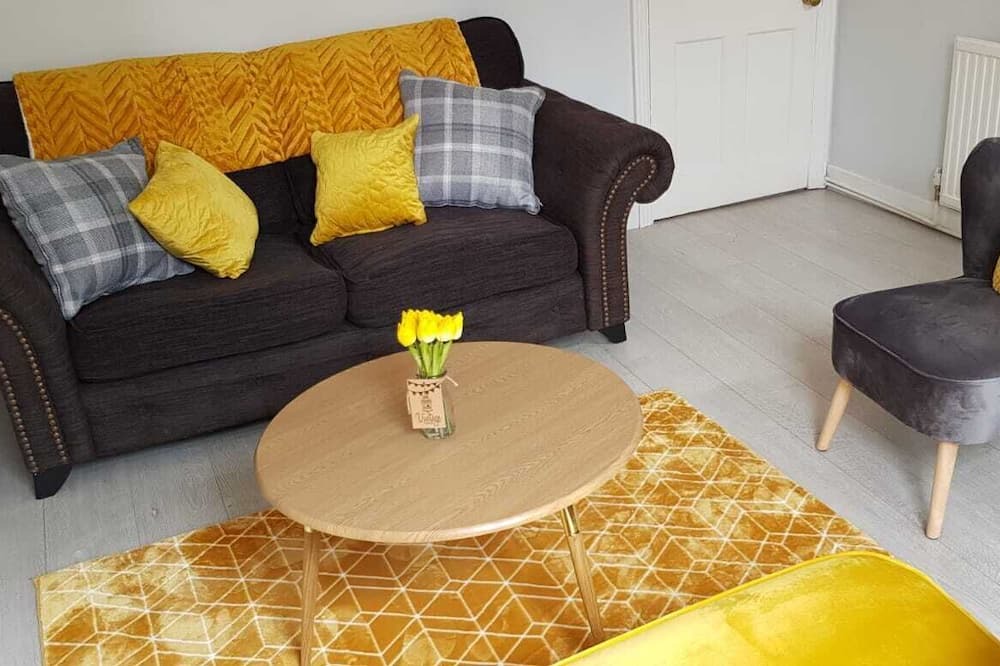 Photo of Livingroom in Gedling