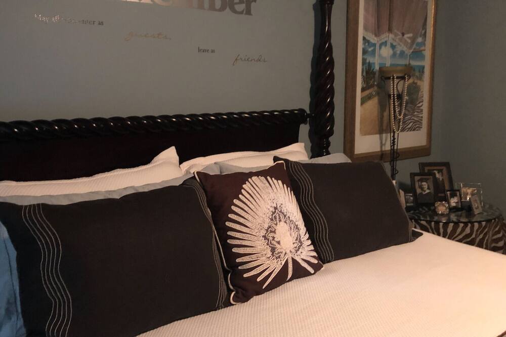 Photo of Bedroom in Okmulgee County