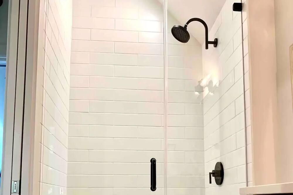 Photo of Bathroom in Chestnut