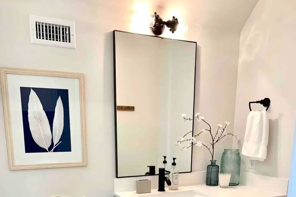 Photo of Bathroom in Chestnut