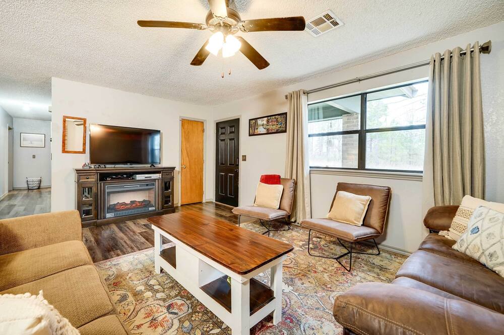 Photo of Bedroom in Smithville
