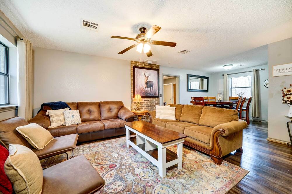 Photo of Livingroom in Smithville