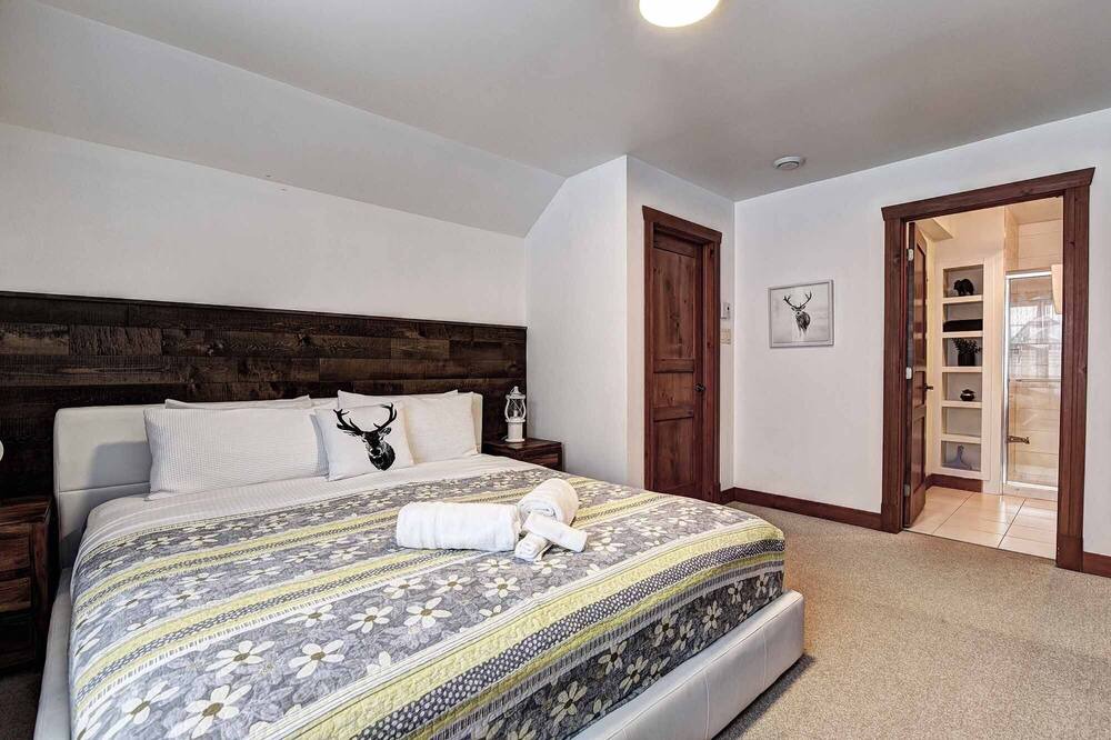 Photo of Bedroom in Tremblant-Les-Eaux