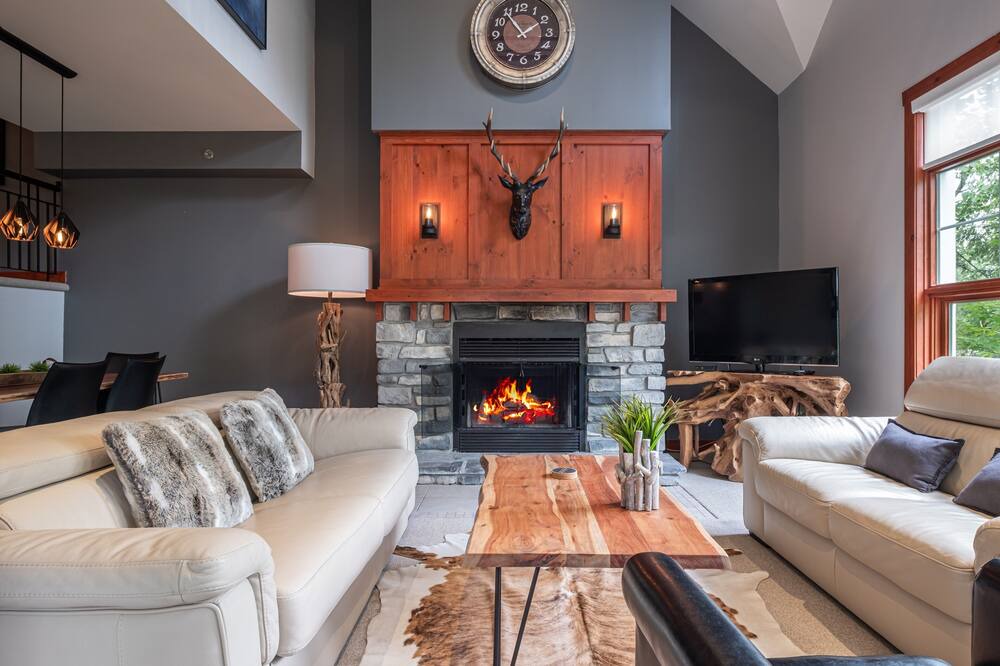 Photo of Livingroom in Tremblant-Les-Eaux