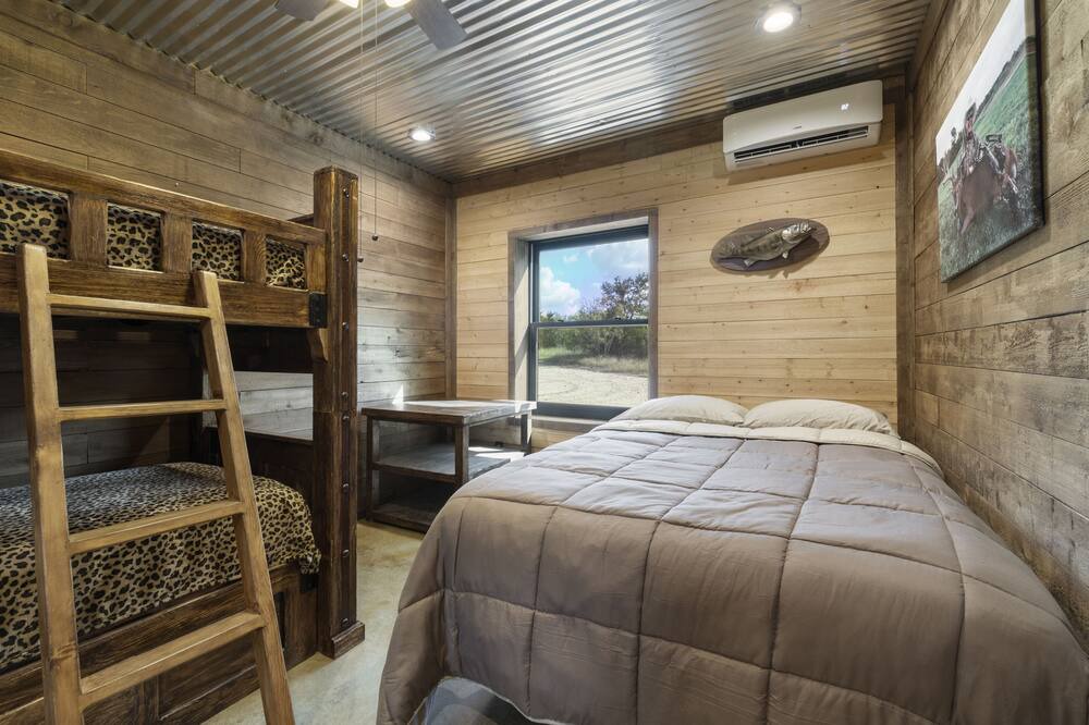 Photo of Bedroom in Dale
