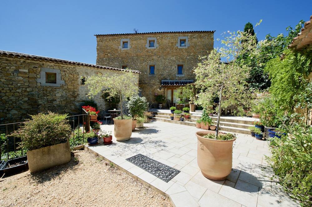 Photo of Outdoor in Saint-Sauveur-de-Cruzieres