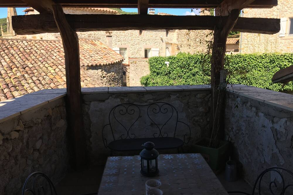Photo of Patio Balcony in Saint-Sauveur-de-Cruzieres