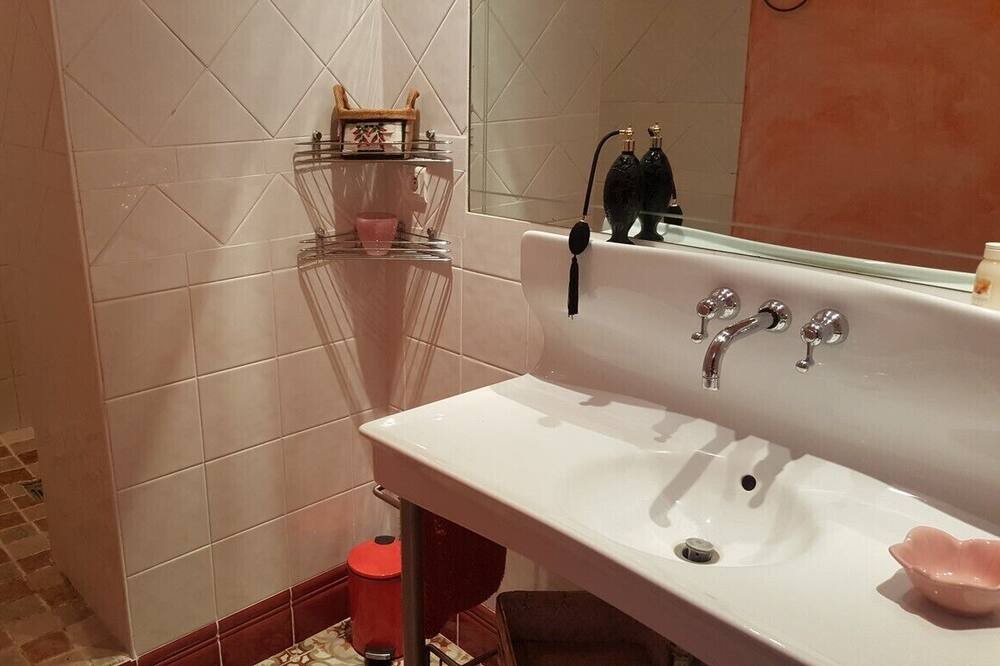 Photo of Bathroom in Ferrals-les-Corbieres
