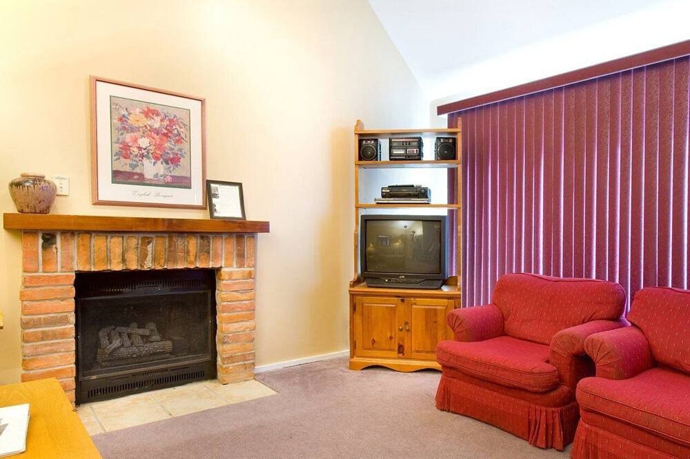 Photo of Livingroom in Collingwood