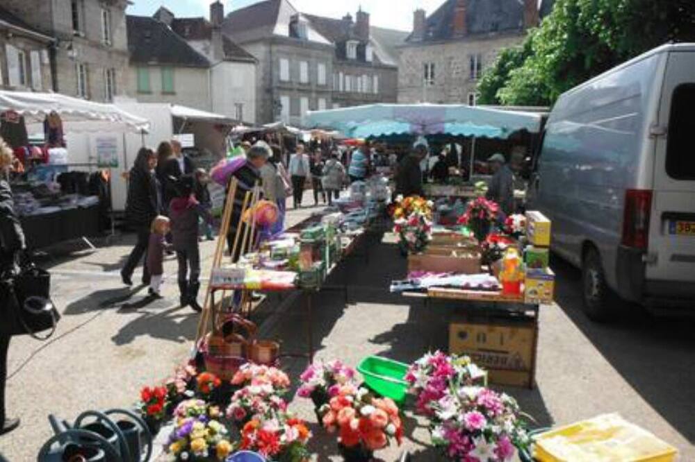 Photo of Others in Crocq